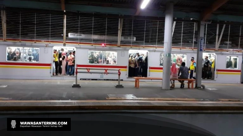 Gangguan KRL di Citayam: Dampak Benda Seng di Jaringan Listrik