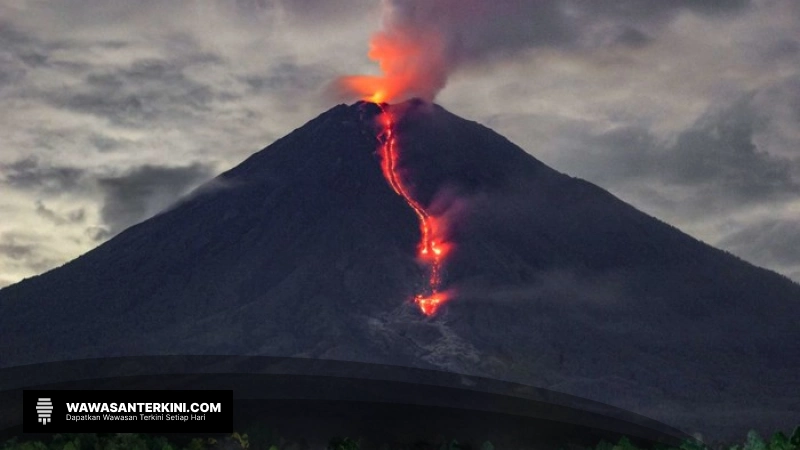 Kenaikan Status Gunung Rokatenda dan Lokon: Apa yang Harus Diketahui?