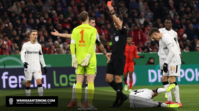 Manuel Neuer Terima Kartu Merah Pertama dalam Karirnya